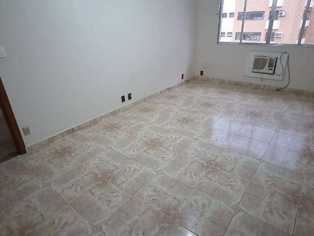 Apartamento para locação no Embaré, Santos-SP: 3 quartos, 1 suíte, 1 sala, 3 banheiros, 1 vaga e 120m² de área!