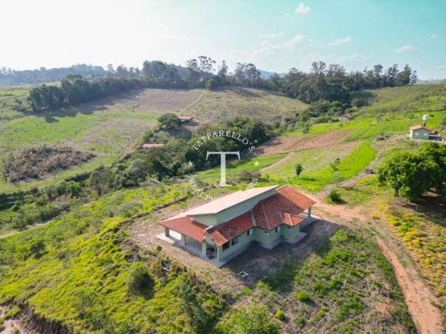 Sítio Fantástico à Venda. Conforto, Natureza e Vista Incomparável!