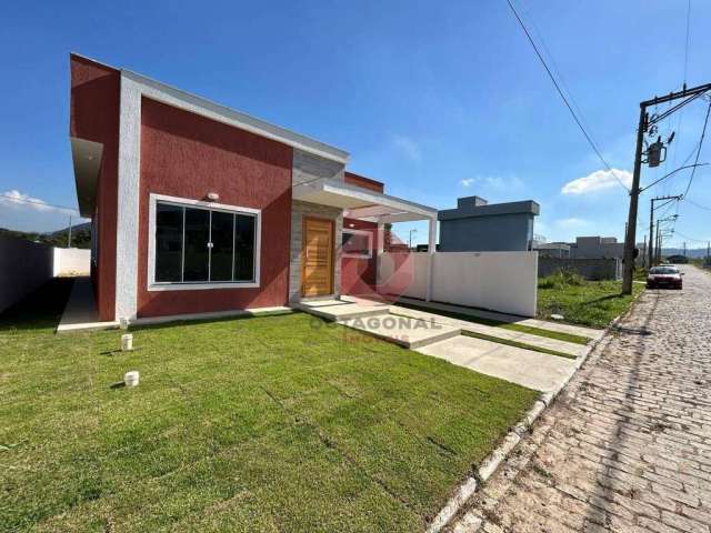 Casa com 3 dormitórios à venda, 99 m² por R$ 450.000,00 - Pindobas - Maricá/RJ