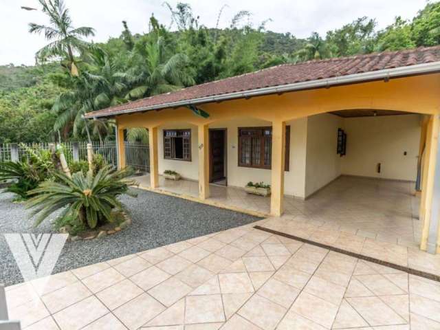 Casa com 3 dormitórios à venda, 178 m² por R$ 550.000,00 - Velha - Blumenau/SC