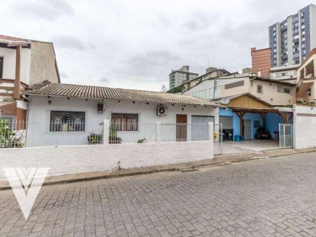 Casa à venda, 355 m² por R$ 700.000,00 - Água Verde - Blumenau/SC