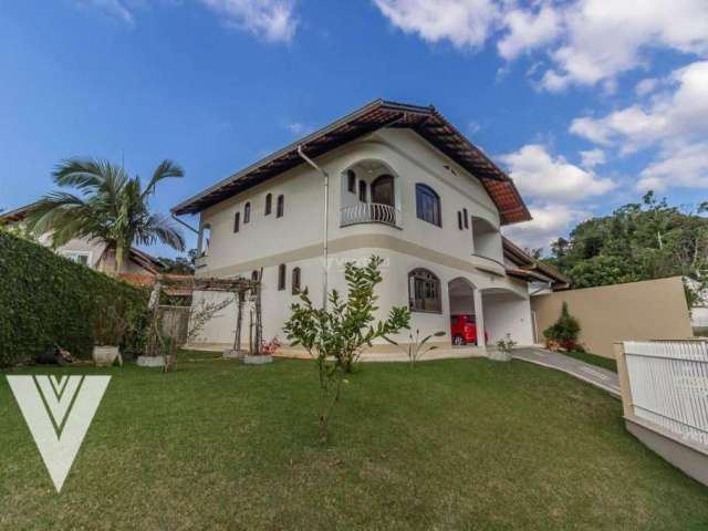 Casa com 4 dormitórios à venda, 242 m² por R$ 1.900.000,00 - Garcia - Blumenau/SC