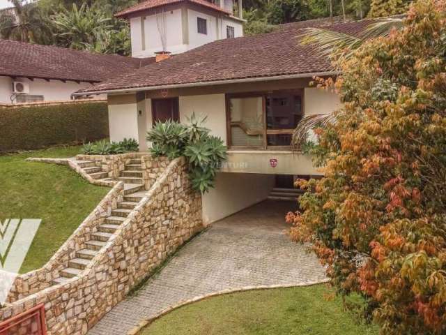 Casa com 3 dormitórios à venda, 392 m² por R$ 999.990,00 - Vila Nova - Blumenau/SC