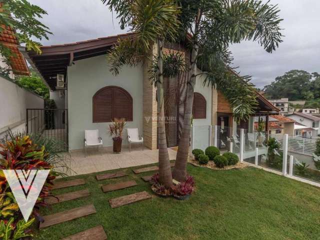 Casa com 3 dormitórios à venda, 398 m² por R$ 1.360.000,00 - Água Verde - Blumenau/SC