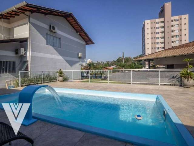 Casa com 3 dormitórios sendo 1 suíte à venda, 139 m² por R$ 799.000,00 - Salto Weissbach - Blumenau/SC