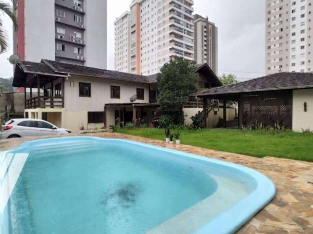 Casa com 5 dormitórios à venda, 226 m² por R$ 965.000,00 - Escola Agrícola - Blumenau/SC