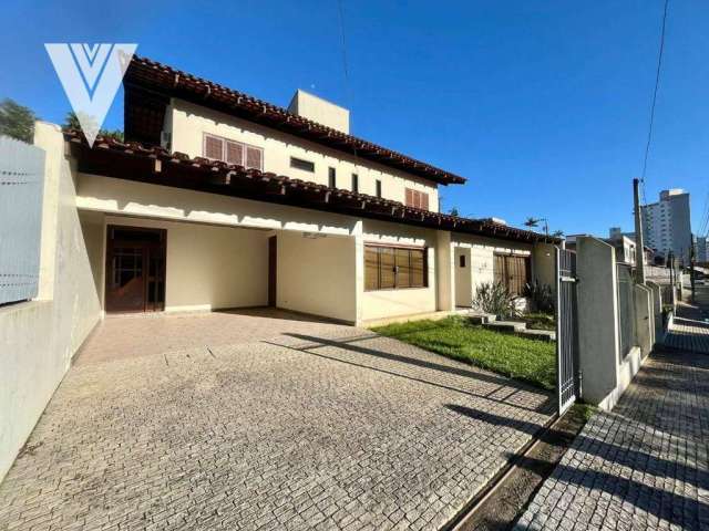 Casa com 4 dormitórios, 274 m² - venda por R$ 910.000,00 ou aluguel por R$ 6.056,66/mês - Velha - Blumenau/SC