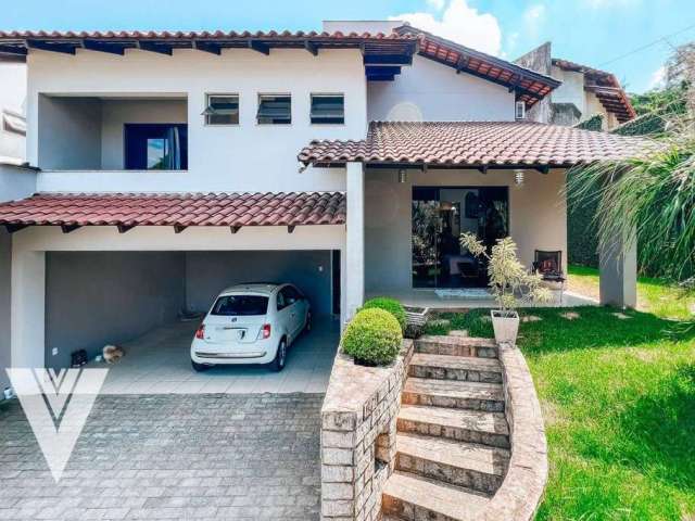 Casa com 3 dormitórios, sendo 1 suíte à venda, 185 m² por R$ 1.400.000 - Velha - Blumenau/SC