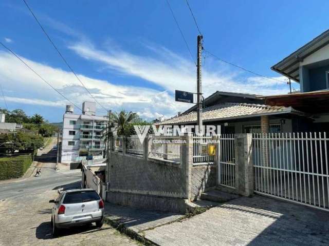 Casa com 5 dormitórios para alugar, 65 m² por R$ 4.358,69/mês - Água Verde - Blumenau/SC