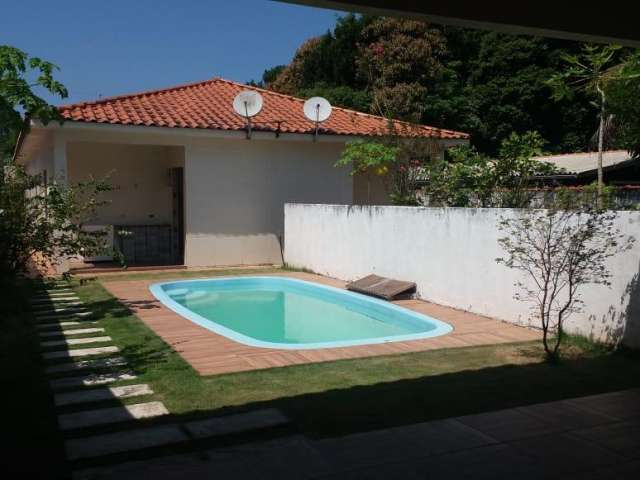 Casa à venda  em Bertioga- Indaiá, 2 quartos e piscina