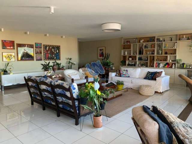 Apartamento 4 quartos suites 311m2 a venda na Graça 4 vagas de garagem andar alto vista mar