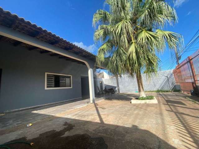 Casa com 3 quartos à venda na Portugal, 419, Jardim Tropical, Cuiabá por R$ 500.000