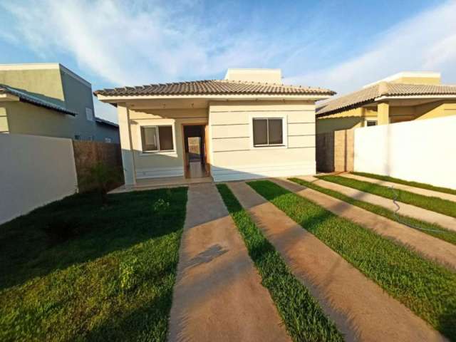 Casa em condomínio fechado com 3 quartos à venda na Quadra 11, 20, Distrito Industrial, Cuiabá por R$ 340.000