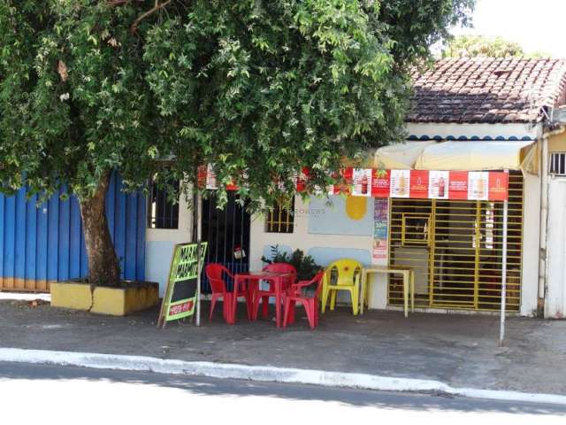 Casa com 3 quartos à venda na Dom Orlando Chaves, 4, Cristo Rei, Várzea Grande por R$ 350.000