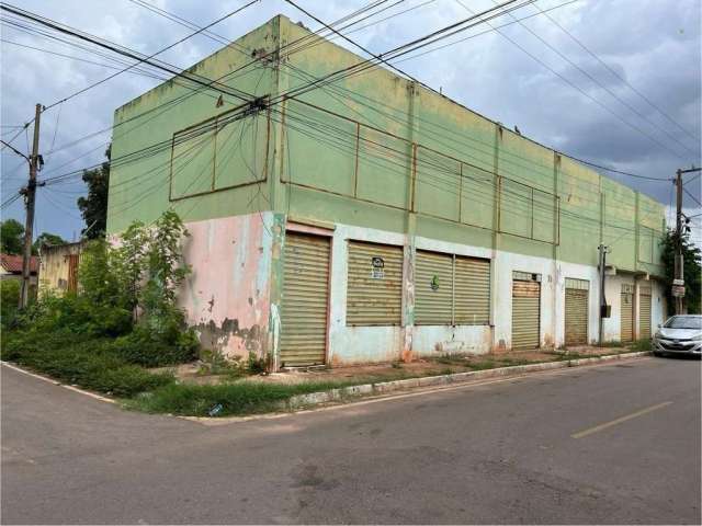 Barracão / Galpão / Depósito à venda na Papa João Paulo I I, 36, Parque do Lago, Várzea Grande por R$ 300.000