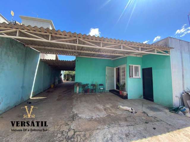 Casa para Venda em Cidade Ocidental, Parque Nova Friburgo B, 3 dormitórios, 1 suíte, 3 banheiros, 5 vagas