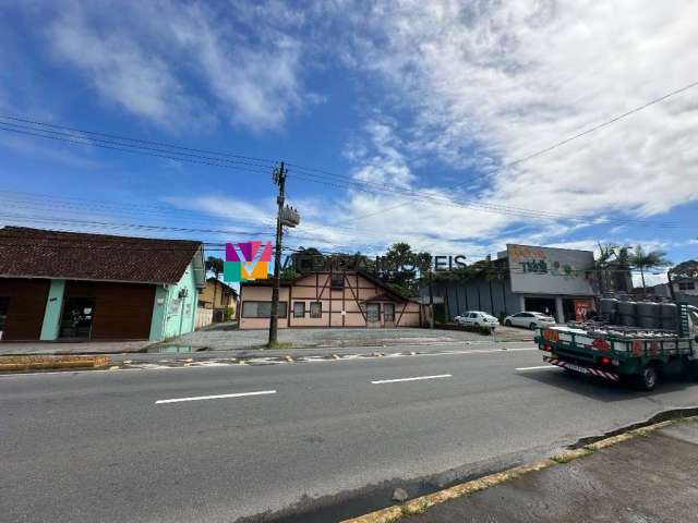 Terreno Comercial e Residencial à venda com 3.099 metros quadrados no bairro Glória, Joinville/SC.