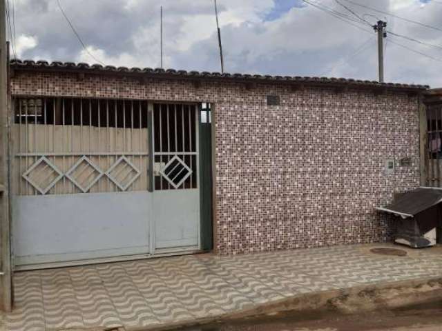 Casa na QNR 2 bem localizada próximo do Terminal