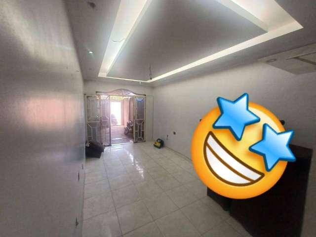 Sol Nascente vendo casa com barraco nos fundos no trecho 2 próximo a feira