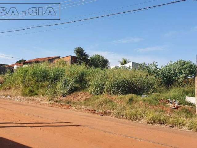 Ótimo Lote plano no Granja Cecilia - Área com grande valorização