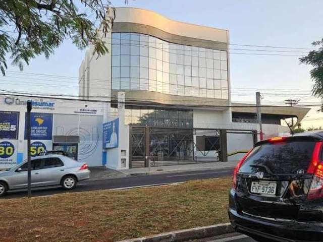 Prédio Comercial com 1.200 m² de área construída na Av. Comendador