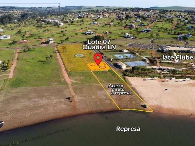 Terreno com 932m² pé na água no Riviera de Santa Cristina III