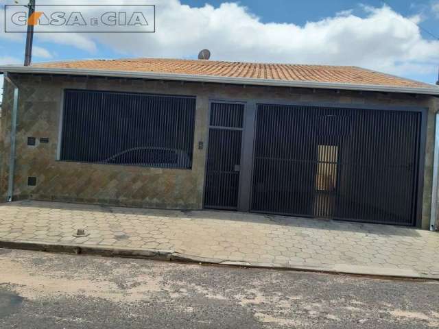 Casa com 2 dormitórios, sendo 1 suíte no Jardim Bela Vista