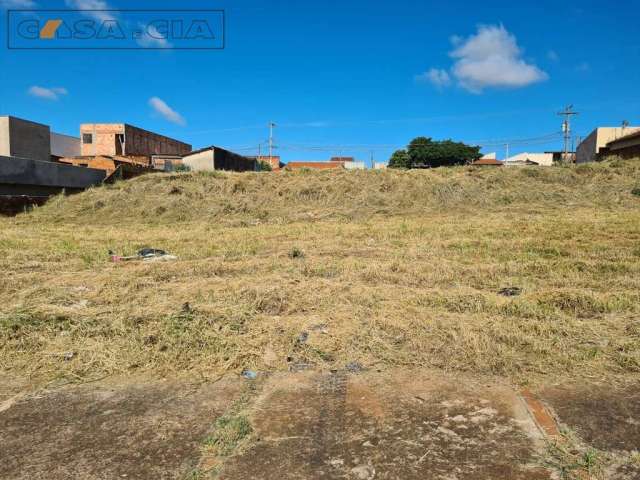 3 lotes planos com 150m² cada no Jardim Tv