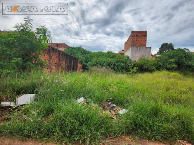 Terreno plano com 156m² no Tangarás