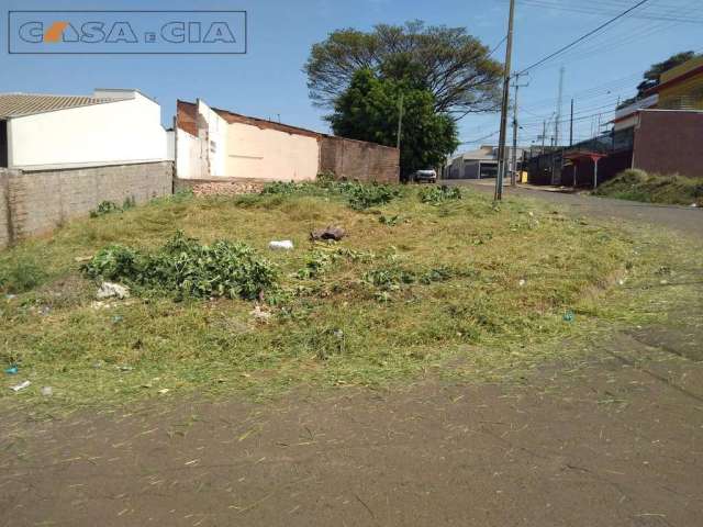 Terreno de esquina com 289 m² no Colinas