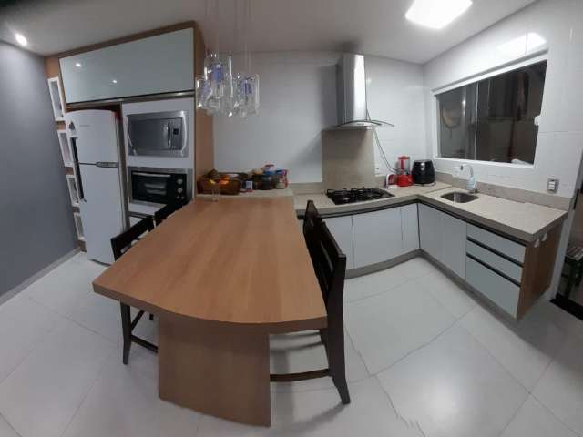 Geminado no Vila nova, 2 qts + dep., área de festa c/ churrasq. R$ 310.000,00