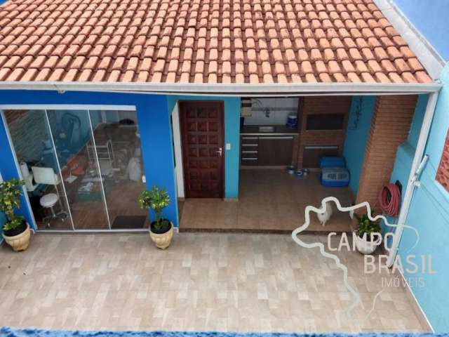 Casa com 3 dormitórios e área de lazer!