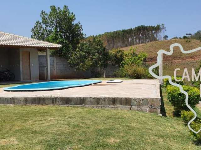 Linda chácara formada em Paraibuna! Com casa, piscina e quiosque!