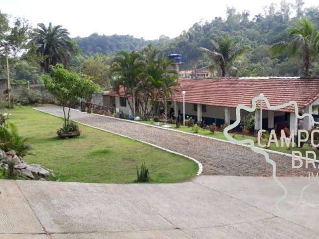 Maravilhosa chácara 9.000m² com lago, campo de futebol e piscina em guararema !