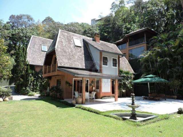 Casa com 4 dormitórios à venda, 590 m² por R$ 1.740.000,00 - Granja Viana - Jandira/SP