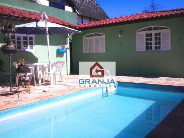 Casa com 3 dormitórios à venda, 140 m² por R$ 820.000,00 - Granja Viana - Carapicuíba/SP