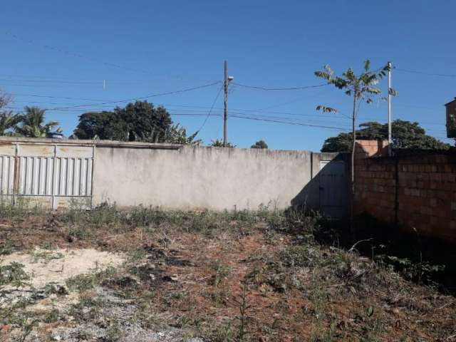 Terreno de 360m², todo murado, á venda em Igarapé MG