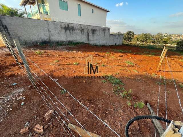 Lote a venda 420m² de esquina com escritura e registro em Igarapé MG!