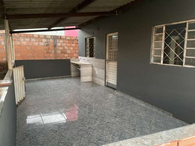 Casa com 04 quartos sendo 02 suítes á venda por R$ 270.000 em Igarapé-MG!