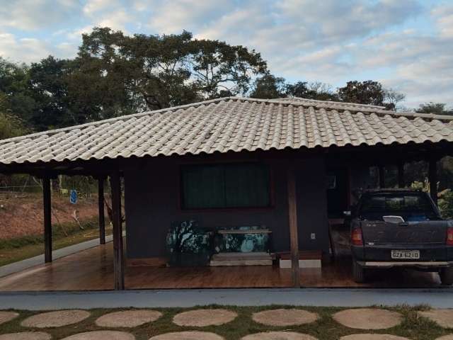 Chácara de 2500m² com 03 quartos á venda por R$ 600.000 em Igarapé-MG!