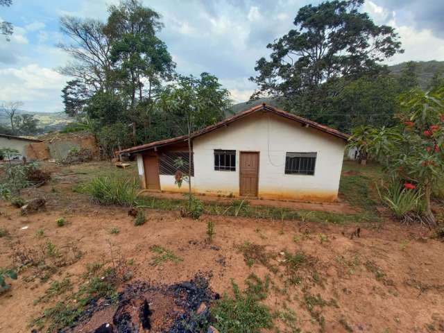 Chácara de 2000m² com 02 quartos, pomar, á venda em Itatiaiuçu MG