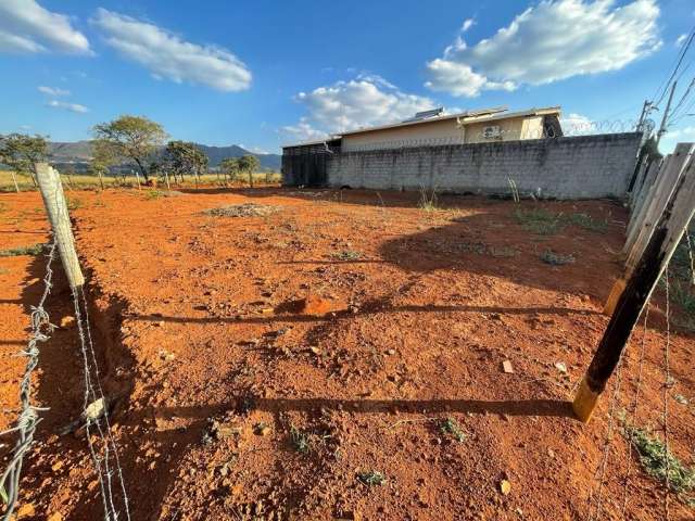 Terreno 360m² á venda com ótima localização em Igarapé MG!