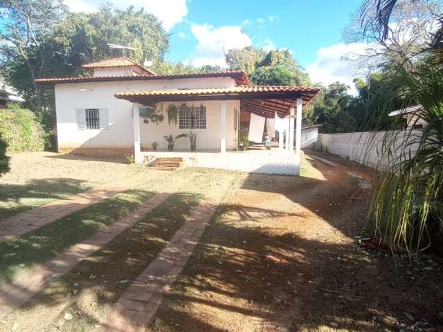 Casa de 1016m² com 02 quartos sendo 01 suíte á venda em Igarapé-MG!