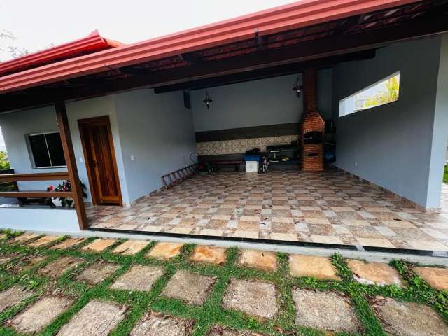 Casa de condomínio 1000m² com 04 quartos sendo 02 suítes á venda em Igarapé-MG!