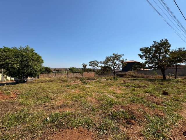 Terreno de 360m² á venda por R$ 140.000 em Igarapé-MG!