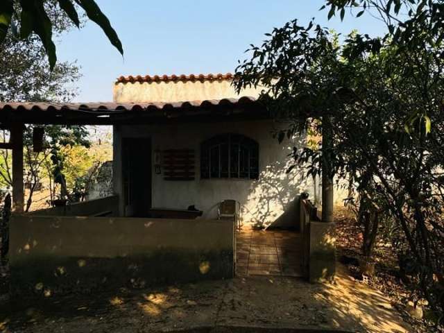 Casa de 1000m² á venda por R$ 230.000 com plantas frutíferas em Igarapé-MG!