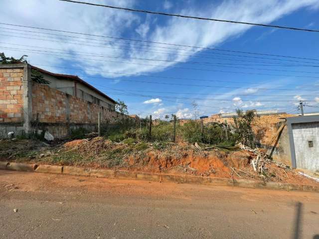 Terreno de 360m² com escritura e registro, á venda em Igarapé MG