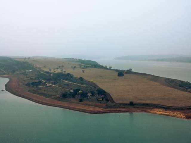 Lote a Venda na Barragem de Furnas em  Formigas-MG!