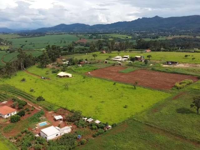 Chácara de 1000m² com topografia plana á venda em Igarapé MG