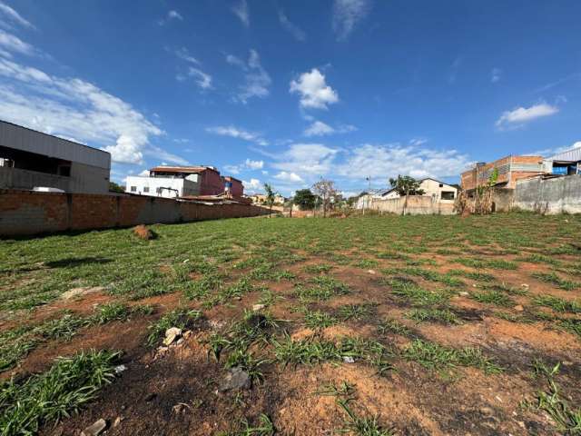 Lote plano á venda de 360m² em Igarapé-MG!